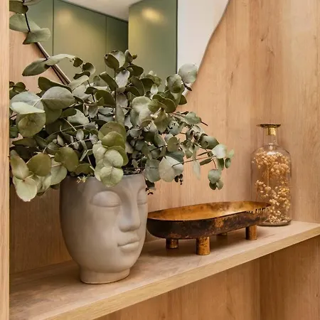 & Center Apartment *