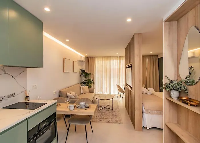 & Center Marbella