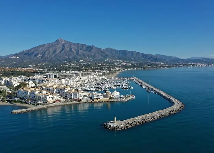 & Center * Marbella