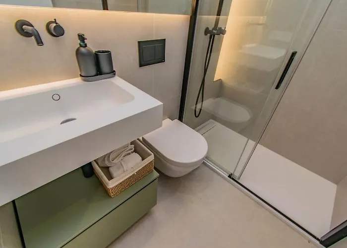 & Center Apartment *