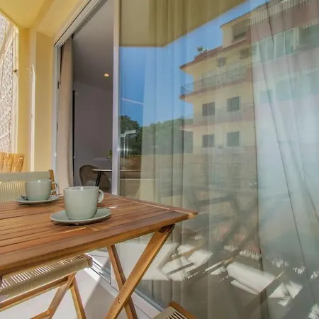 & Center Apartman